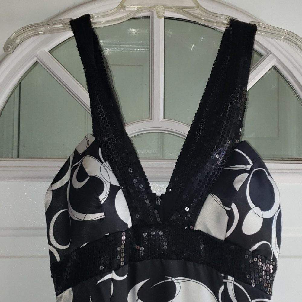 Long black & white dress